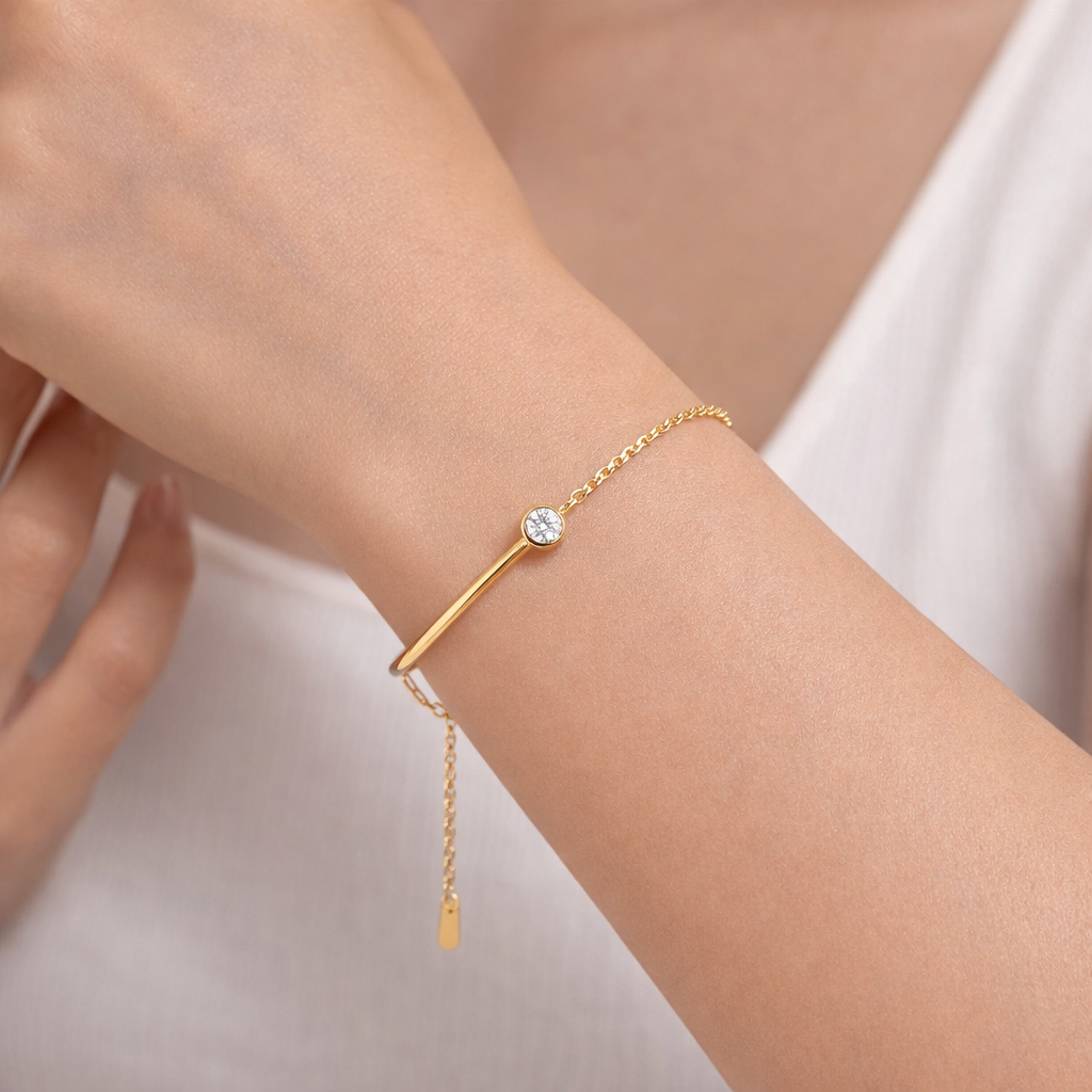 Guldbelagt Half-Bangle m. Sten